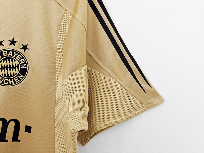 Bayern Munich 2004/05 (Away Kit) 5