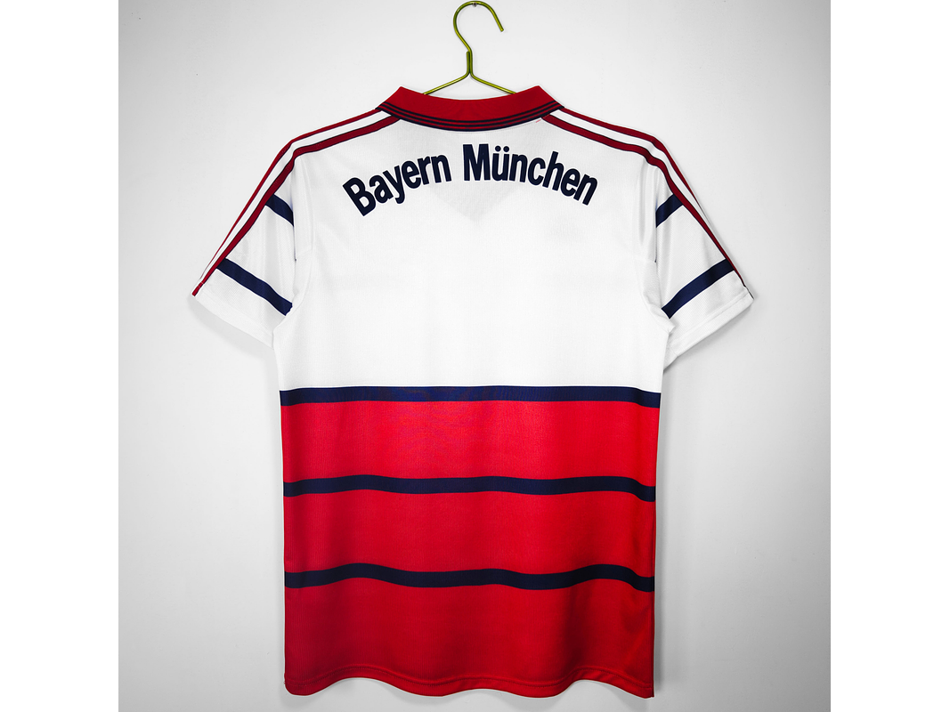 Bayern Munich 1998/00 (Home Kit) 4