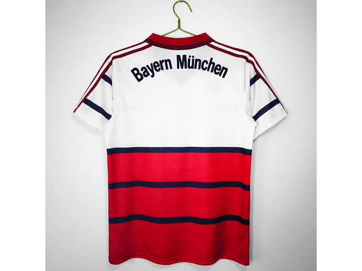 Bayern Munich 1998/00 (Home Kit) 4