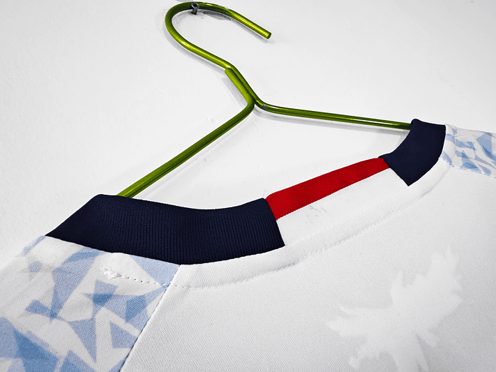 Japón 2016/17 (Away Kit) 5