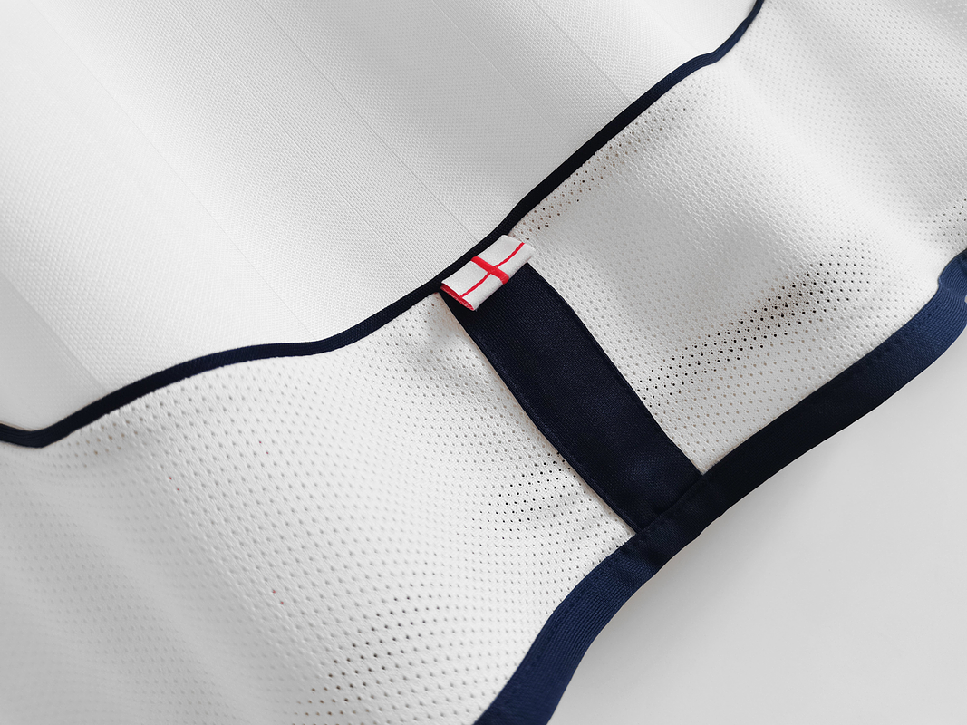 Inglaterra 2001/03 (Home Kit - Long Sleeve) 5