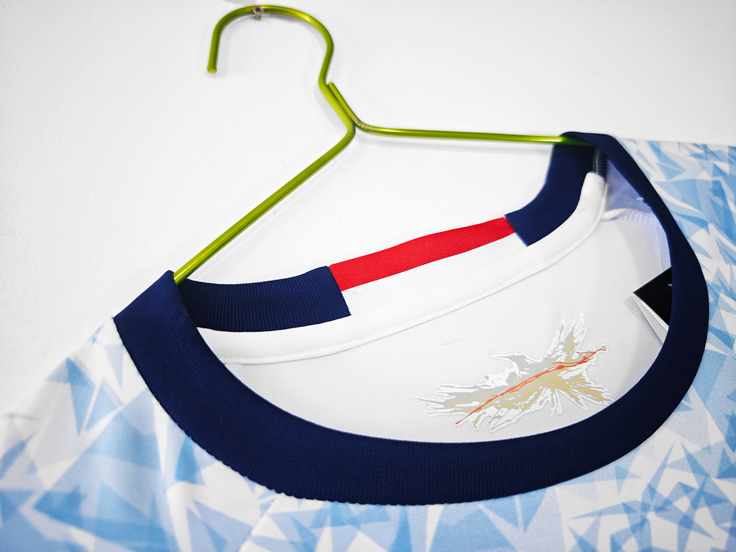 Japón 2016/17 (Away Kit) 7