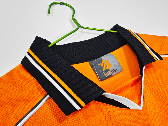 Valencia 1999/00 (Away Kit) 3