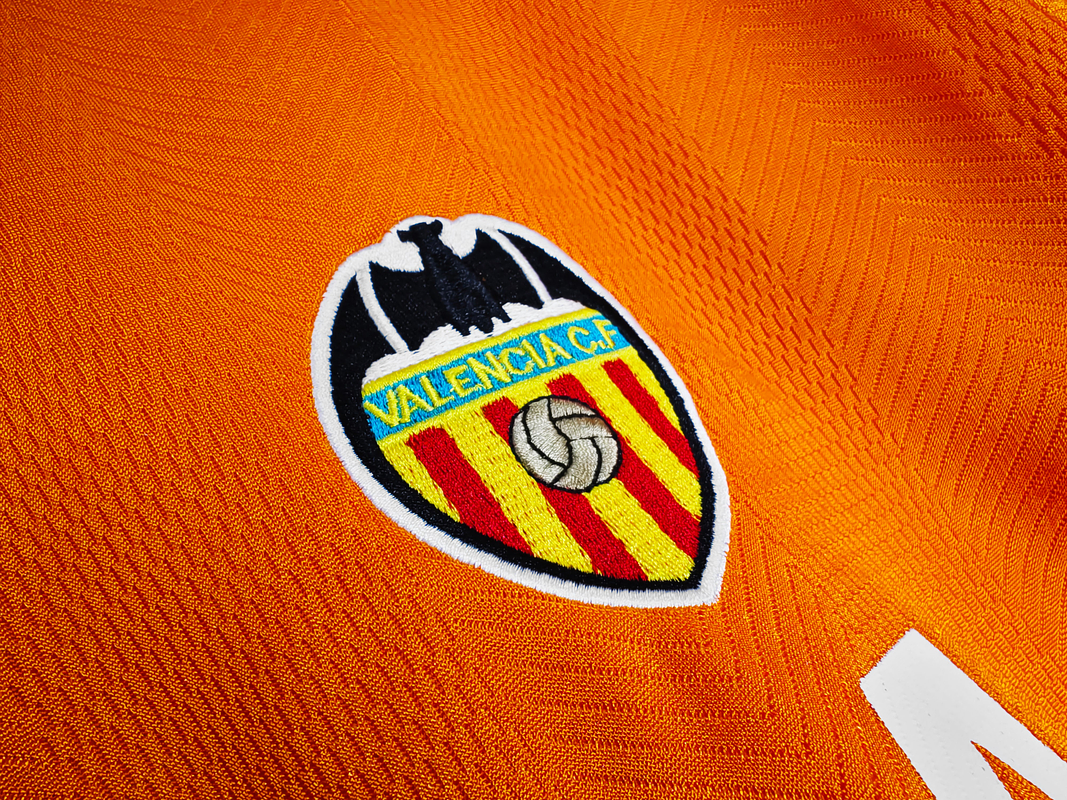 Valencia 1999/00 (Away Kit) 4