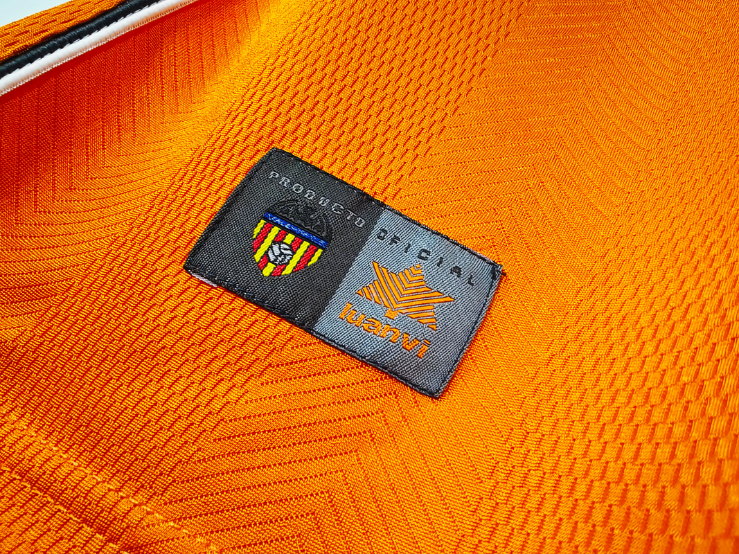 Valencia 1999/00 (Away Kit) 6