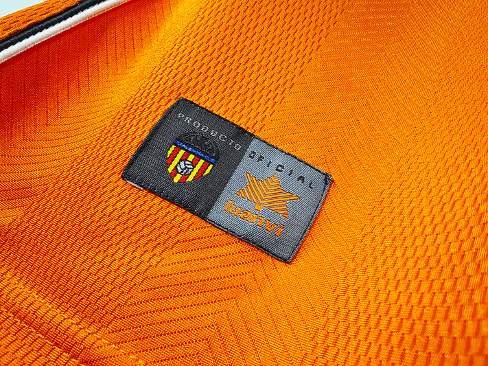 Valencia 1999/00 (Away Kit) 6