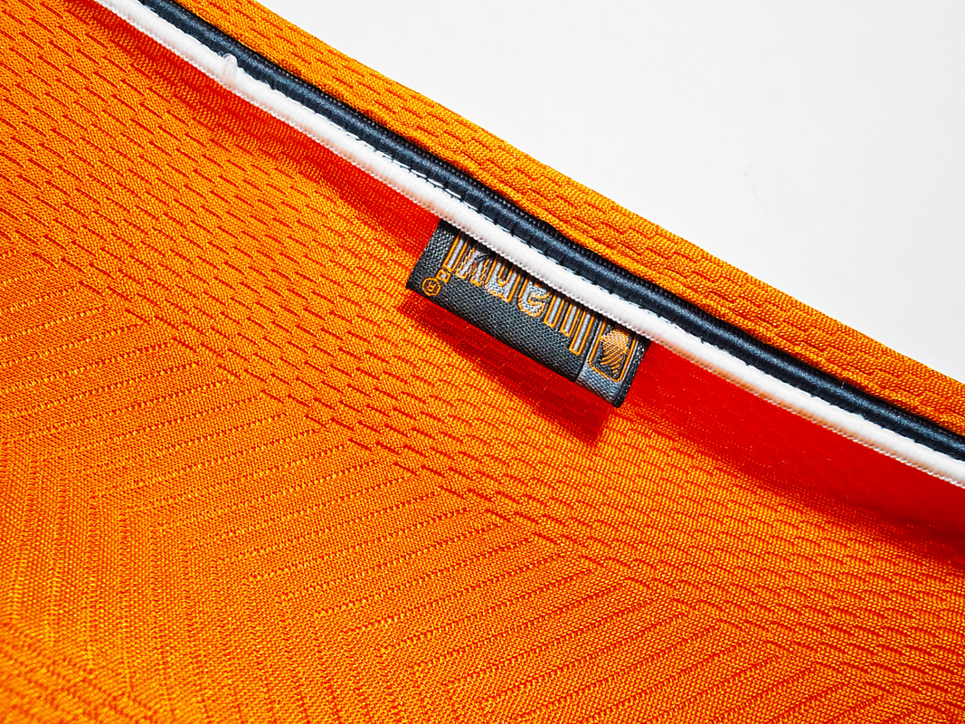 Valencia 1999/00 (Away Kit) 10