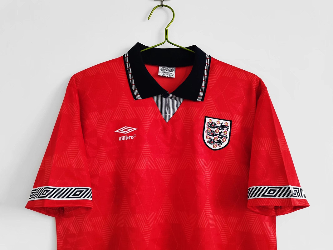Inglaterra 1990/92 (Third Kit - Red) 7