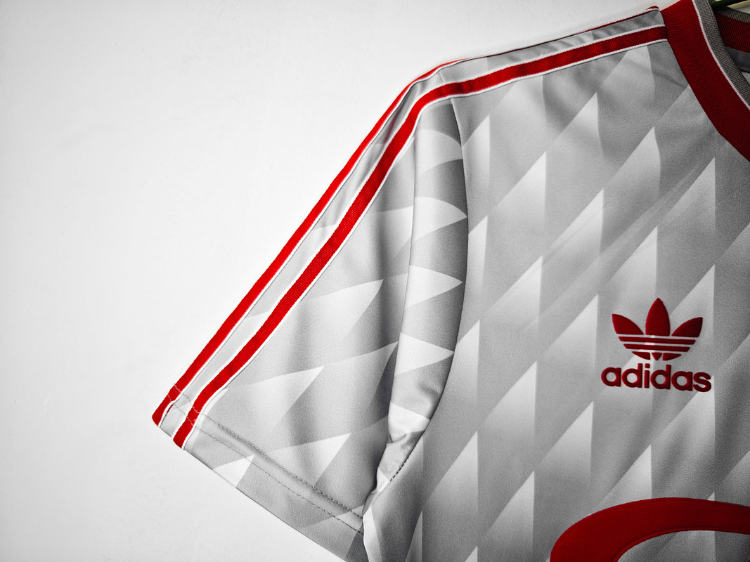 Liverpool 1989/91 (Third Kit) 4