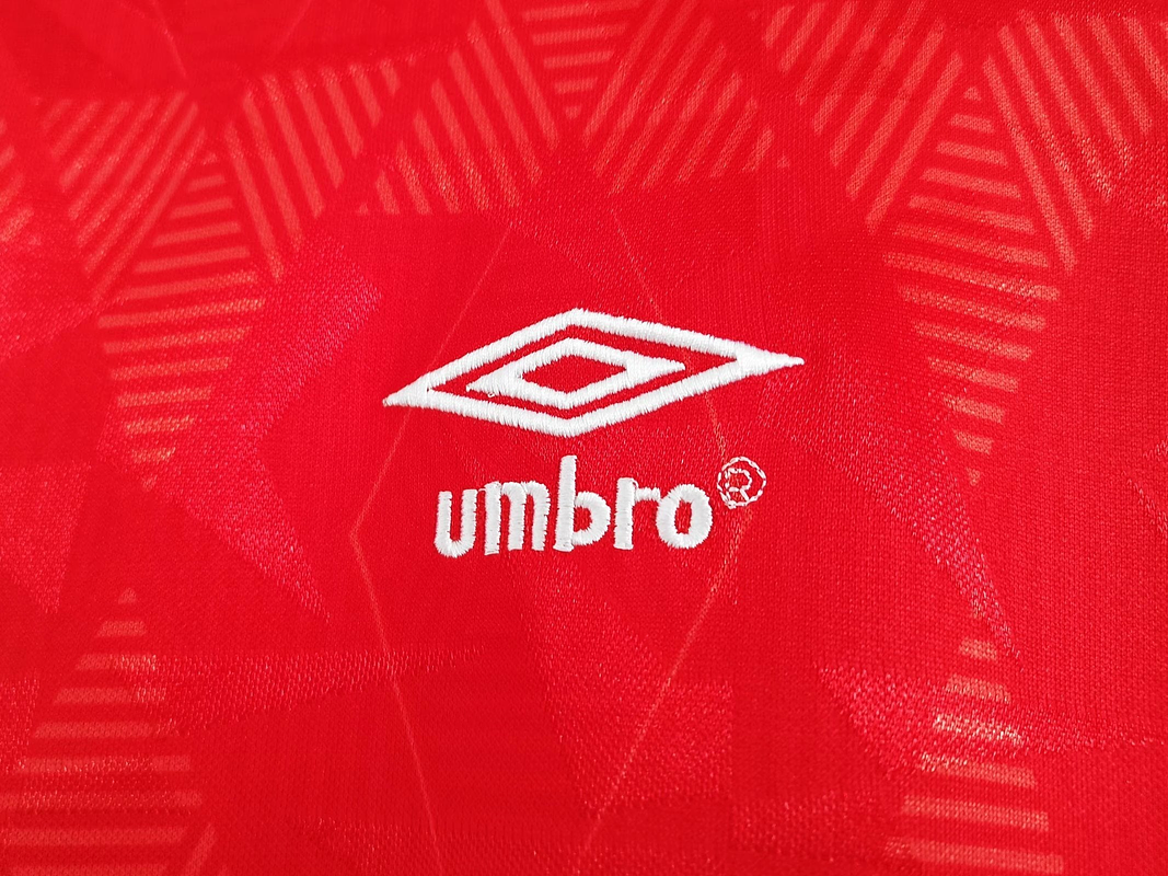 Inglaterra 1990/92 (Third Kit - Red) 10