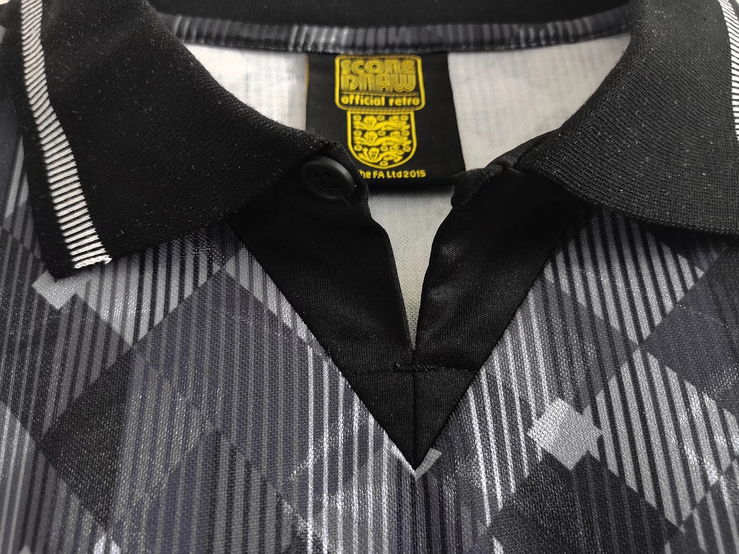 Inglaterra 1990/92 (Third Kit - Black) 4