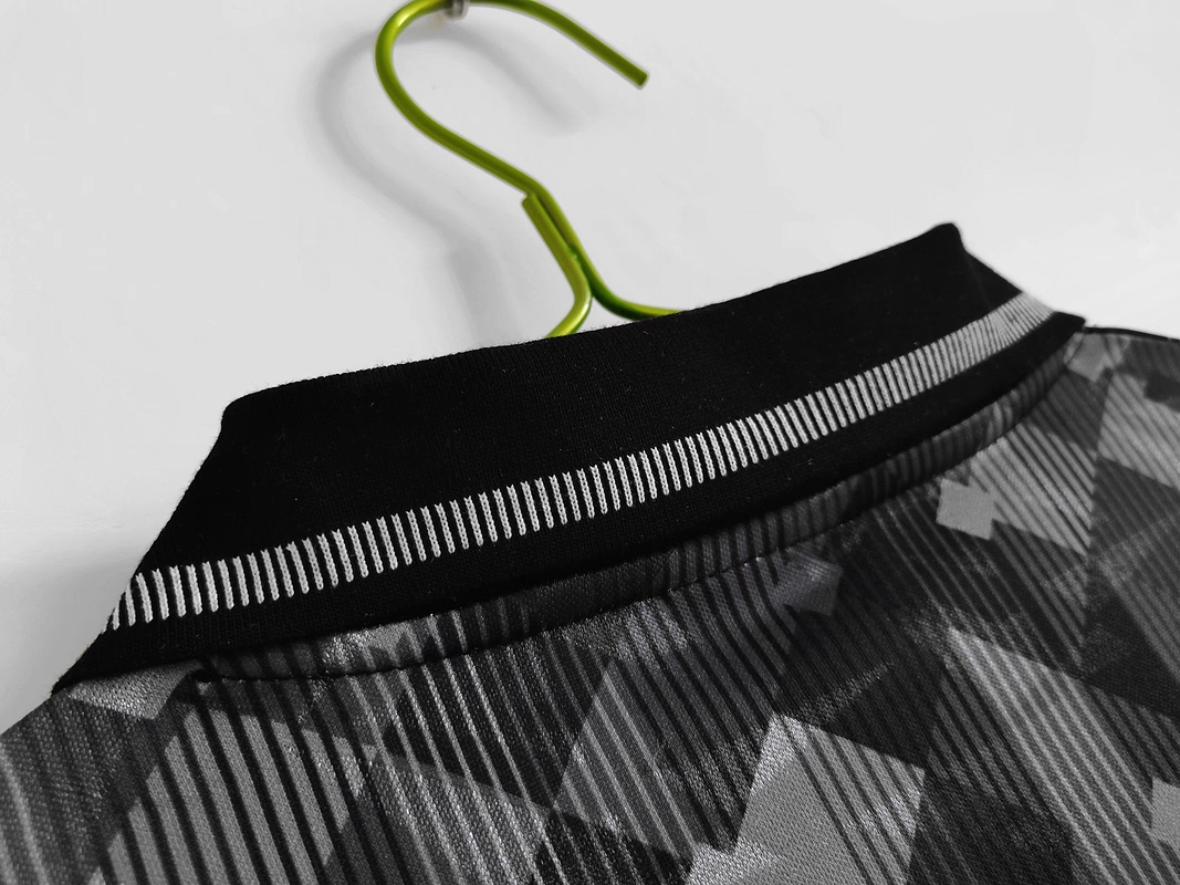 Inglaterra 1990/92 (Third Kit - Black) 5