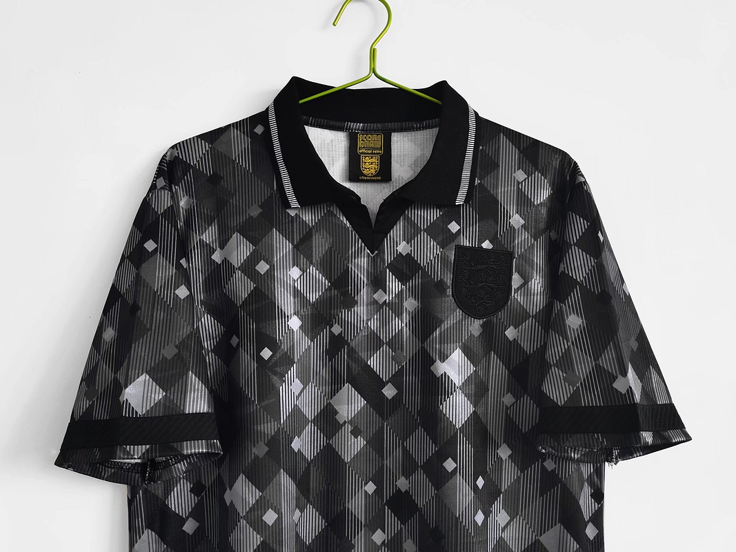 Inglaterra 1990/92 (Third Kit - Black) 7