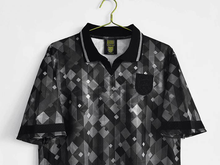 Inglaterra 1990/92 (Third Kit - Black) 7