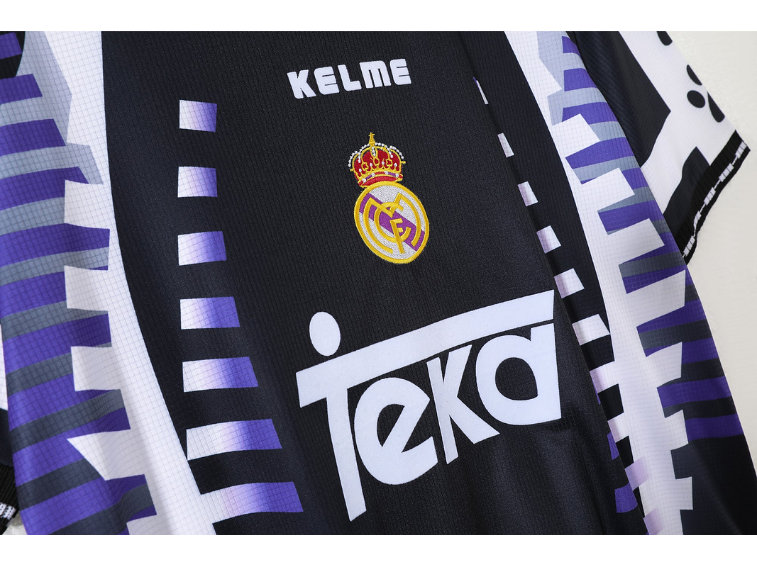 Real Madrid 1997/98 (Third Kit) 5