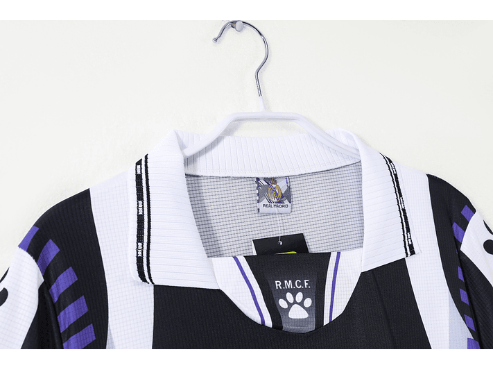 Real Madrid 1997/98 (Third Kit) 6