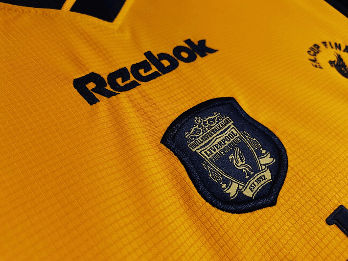 Liverpool 2000/01 (Away Kit) 5