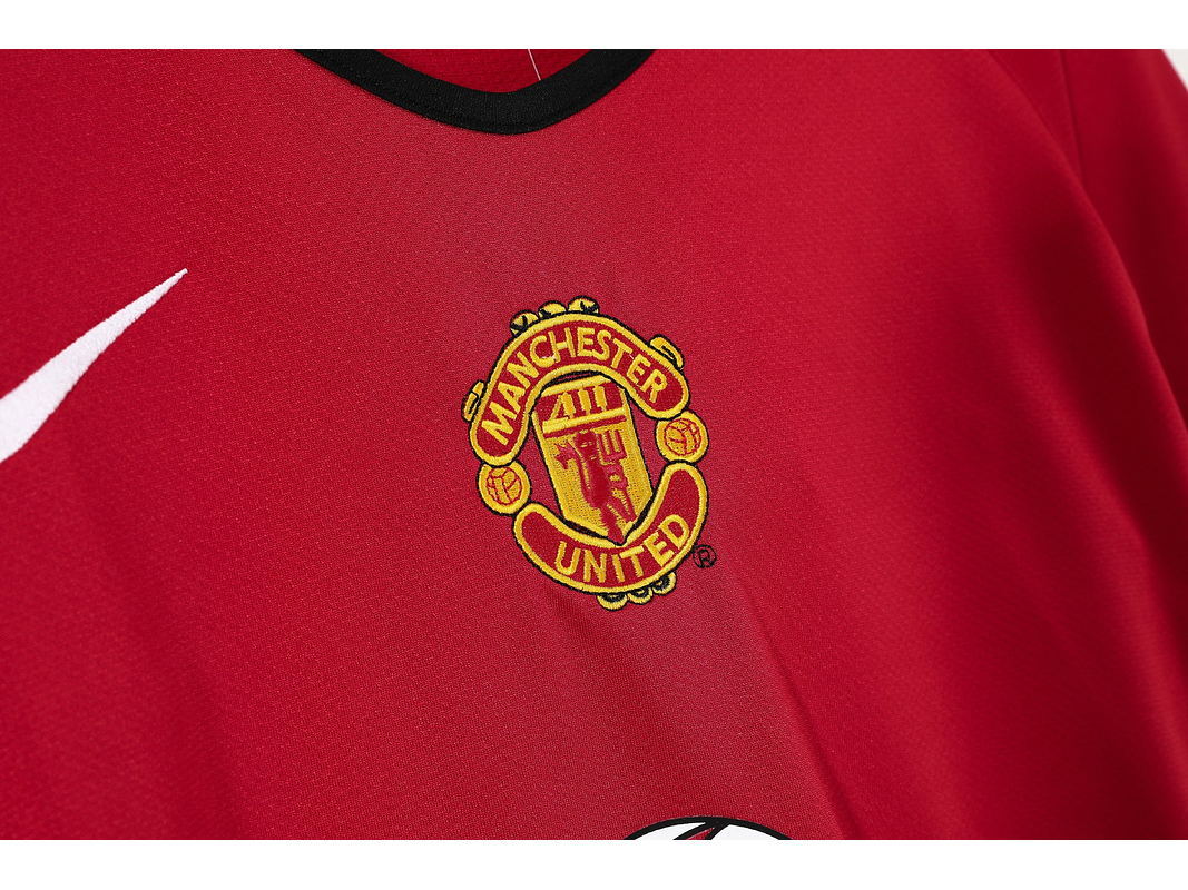 Manchester United 2004/06 (Home Kit) 3