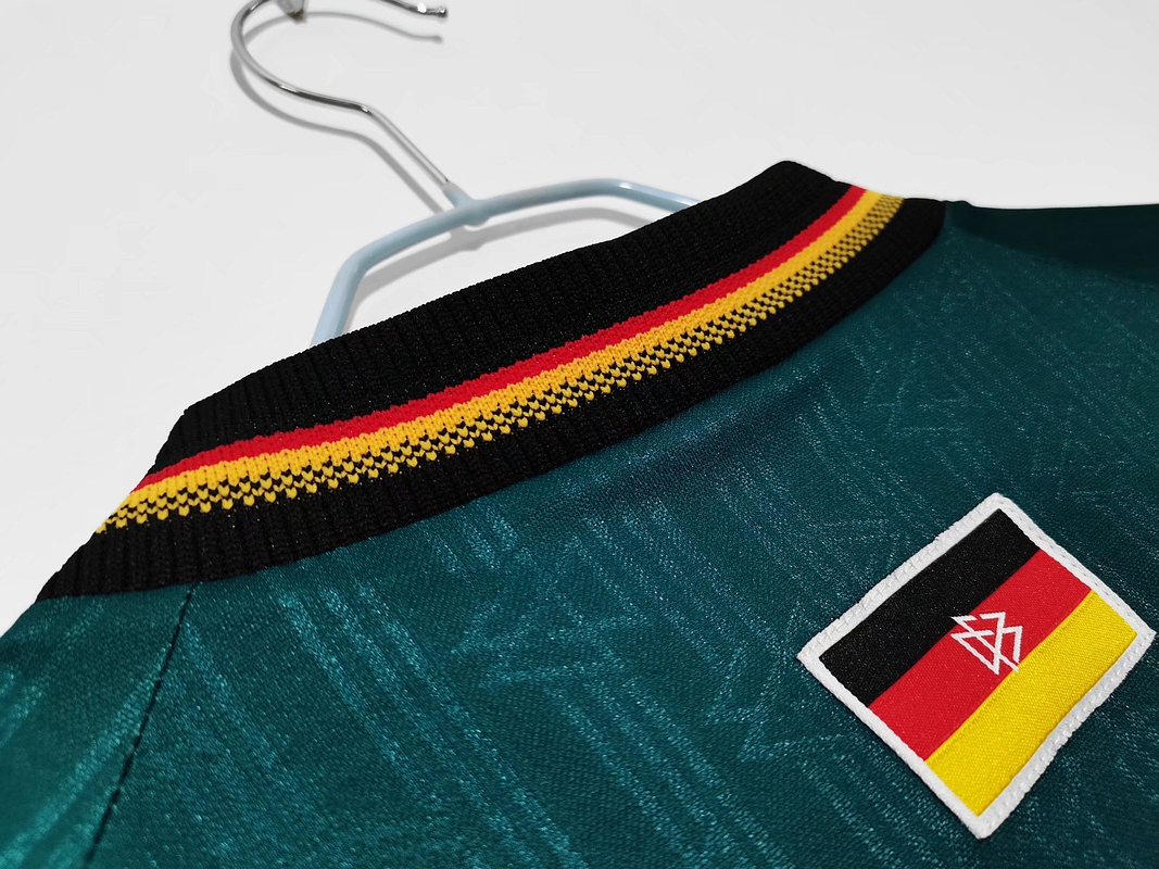 Alemania 1996 (Away Kit) 6