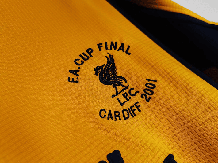 Liverpool 2000/01 (Away Kit) 11