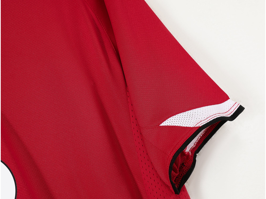 Manchester United 2004/06 (Home Kit) 6