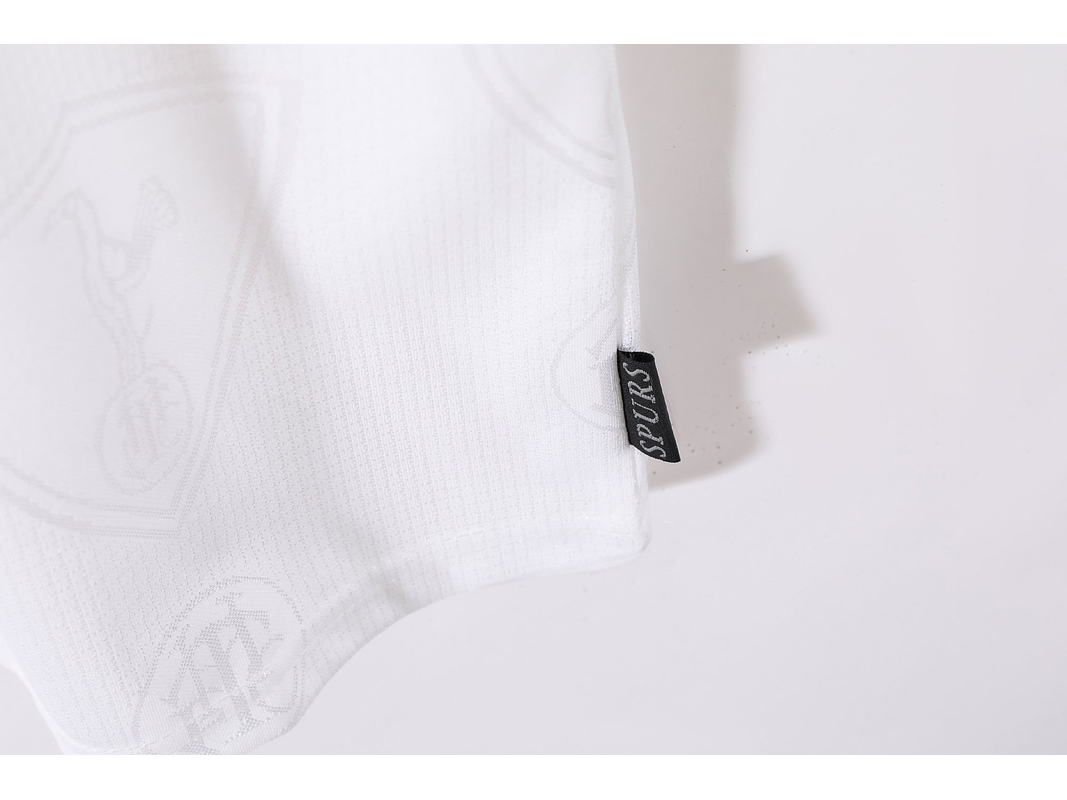 Tottenham Hotspur 1995/97 (Home Kit) 3