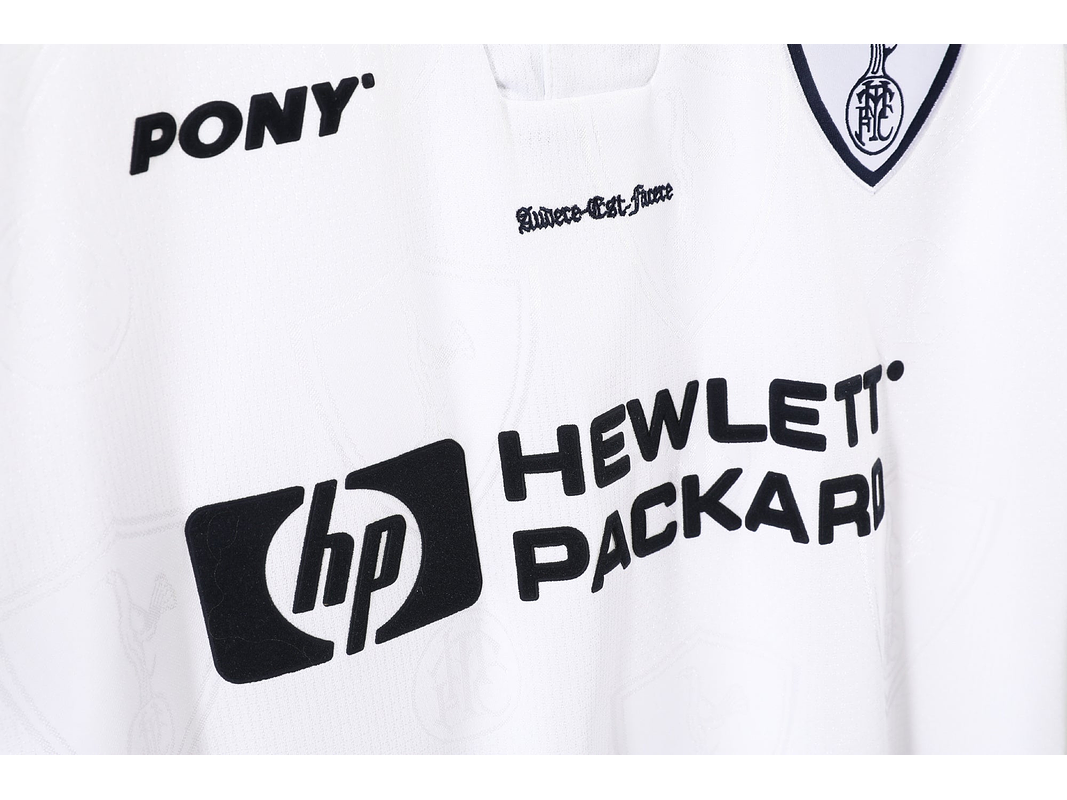 Tottenham Hotspur 1995/97 (Home Kit) 6