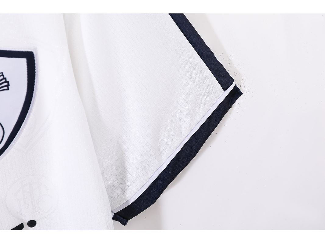 Tottenham Hotspur 1995/97 (Home Kit) 8