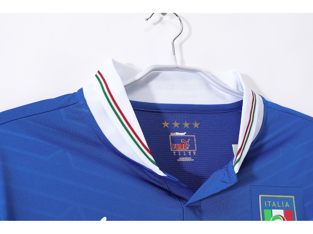 Italia 2012 (Home Kit) 6