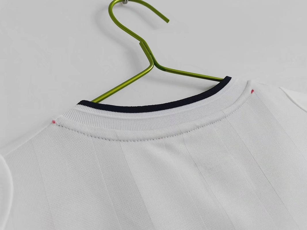 Inglaterra 2001/03 (Home Kit) 6