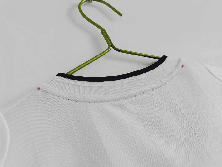 Inglaterra 2001/03 (Home Kit) 6