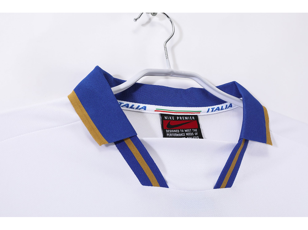 Italia 1996 (Away Kit) 7