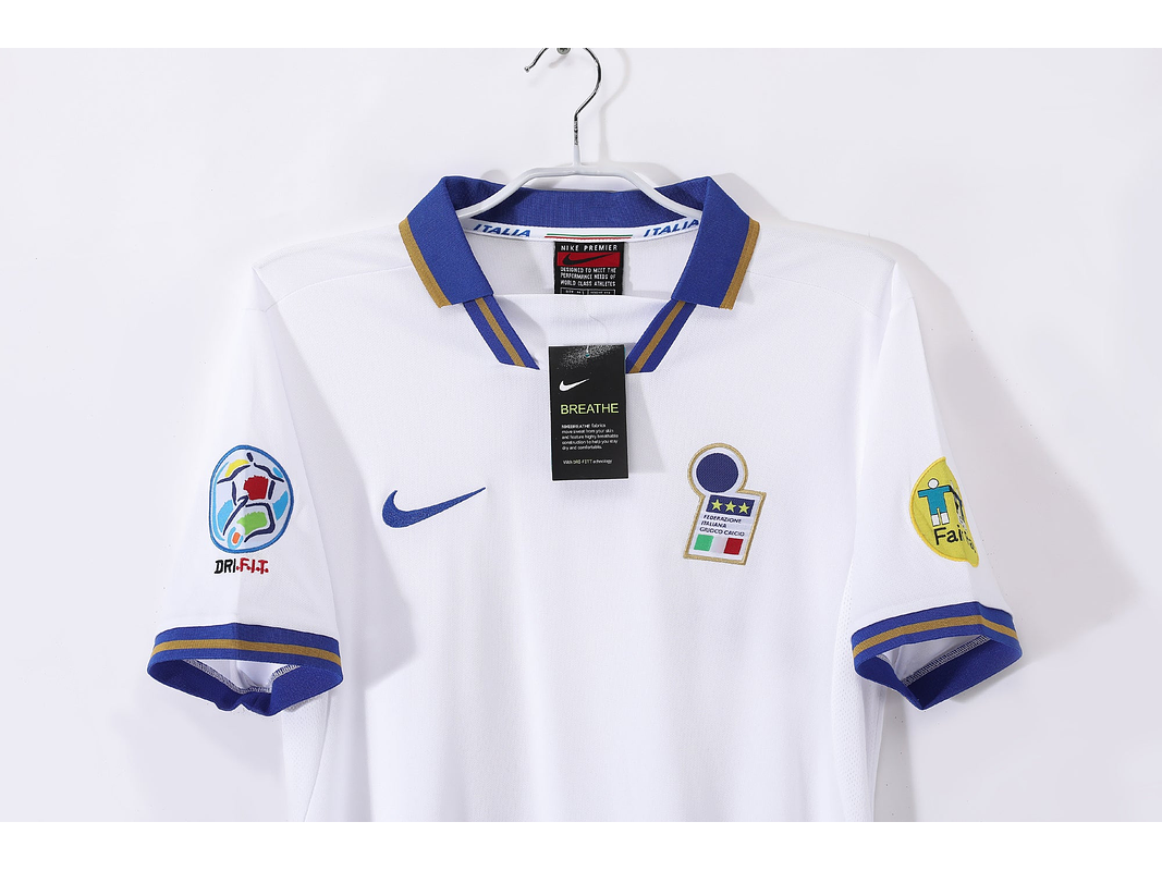 Italia 1996 (Away Kit) 9