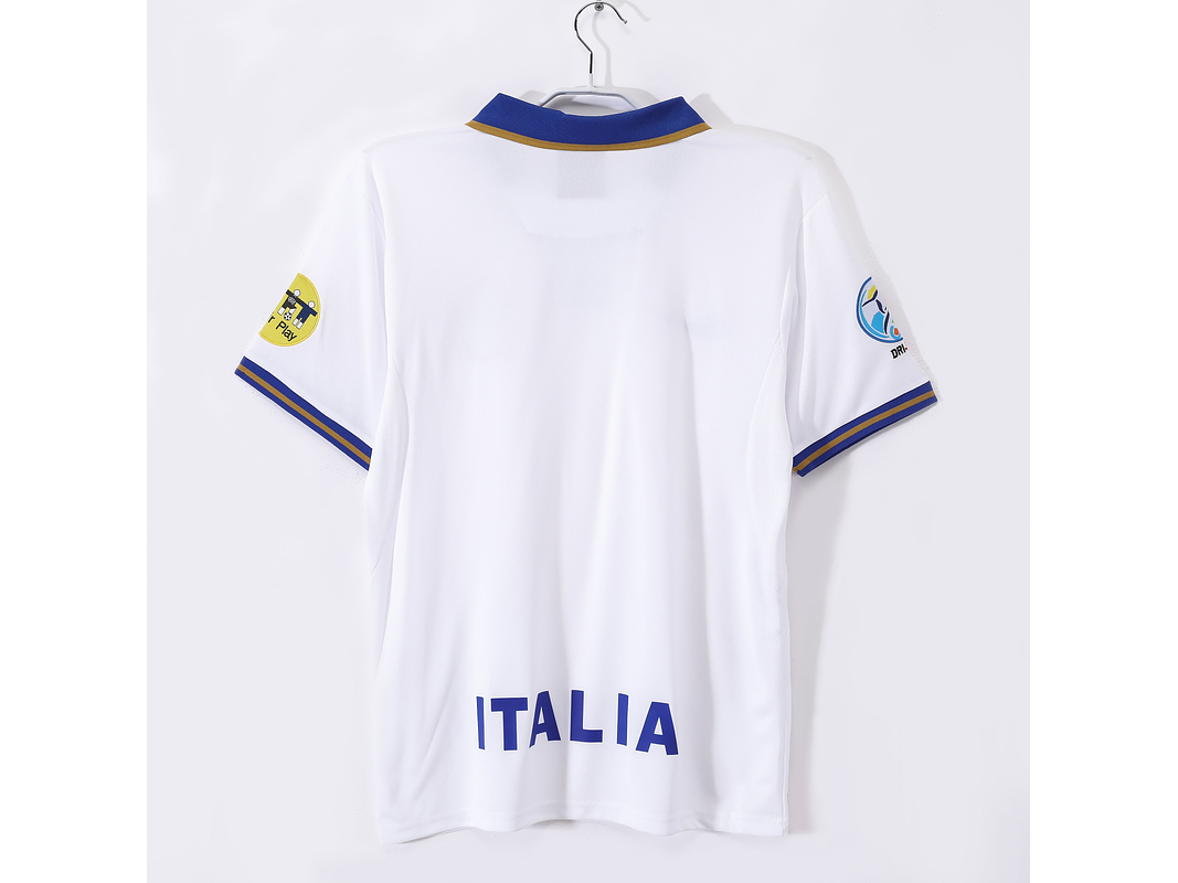 Italia 1996 (Away Kit) 10