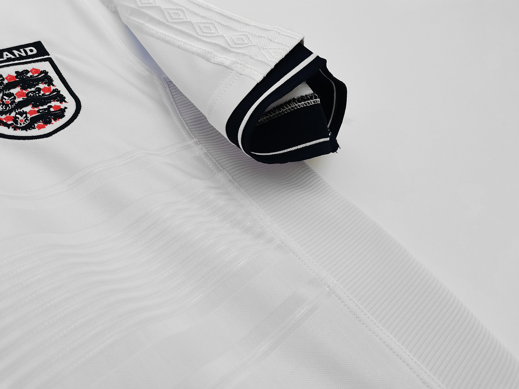 Inglaterra 1999/2001 (Home Kit) 6