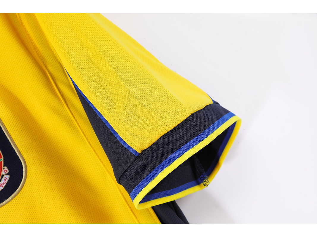 Arsenal 2000/01 (Away Kit) 3