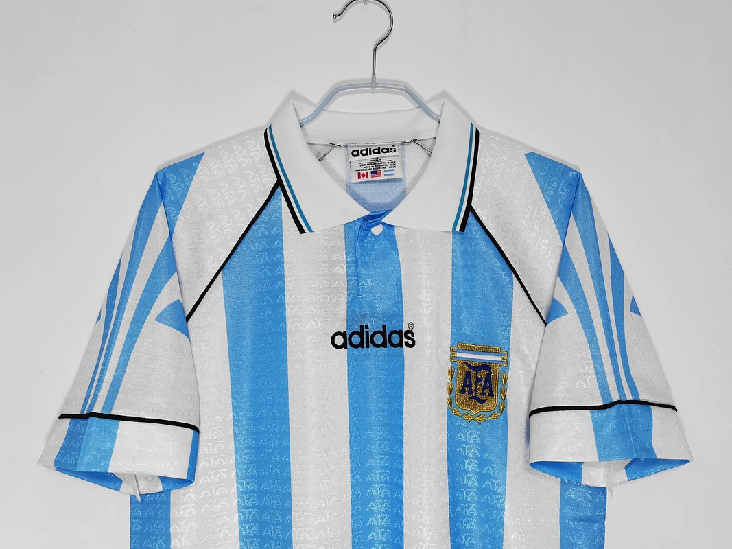 Argentina 1996/97 (Home Kit) 9