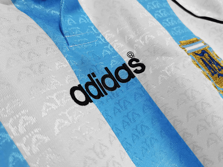 Argentina 1996/97 (Home Kit) 11