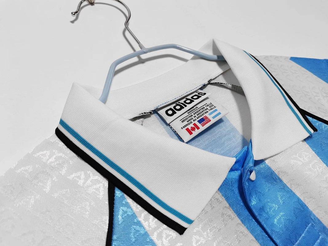 Argentina 1996/97 (Home Kit) 12