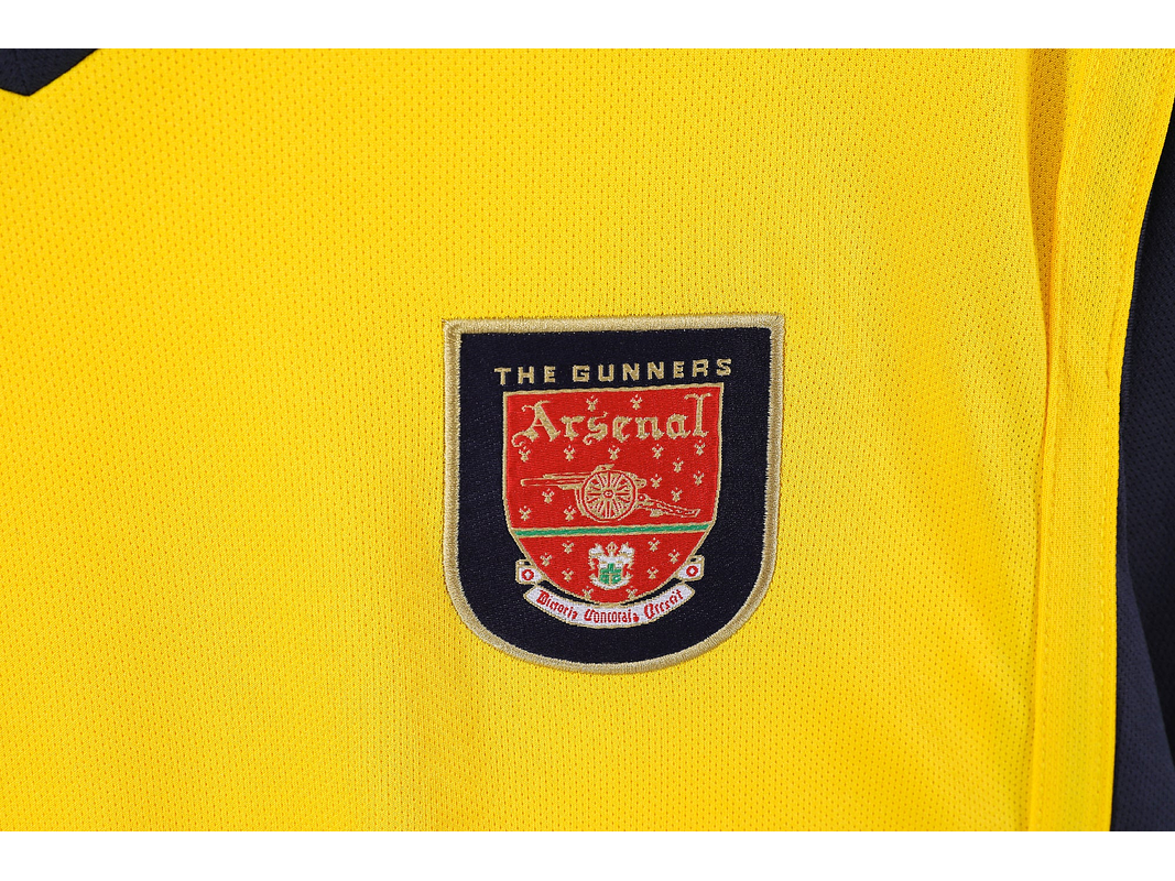 Arsenal 2000/01 (Away Kit) 6