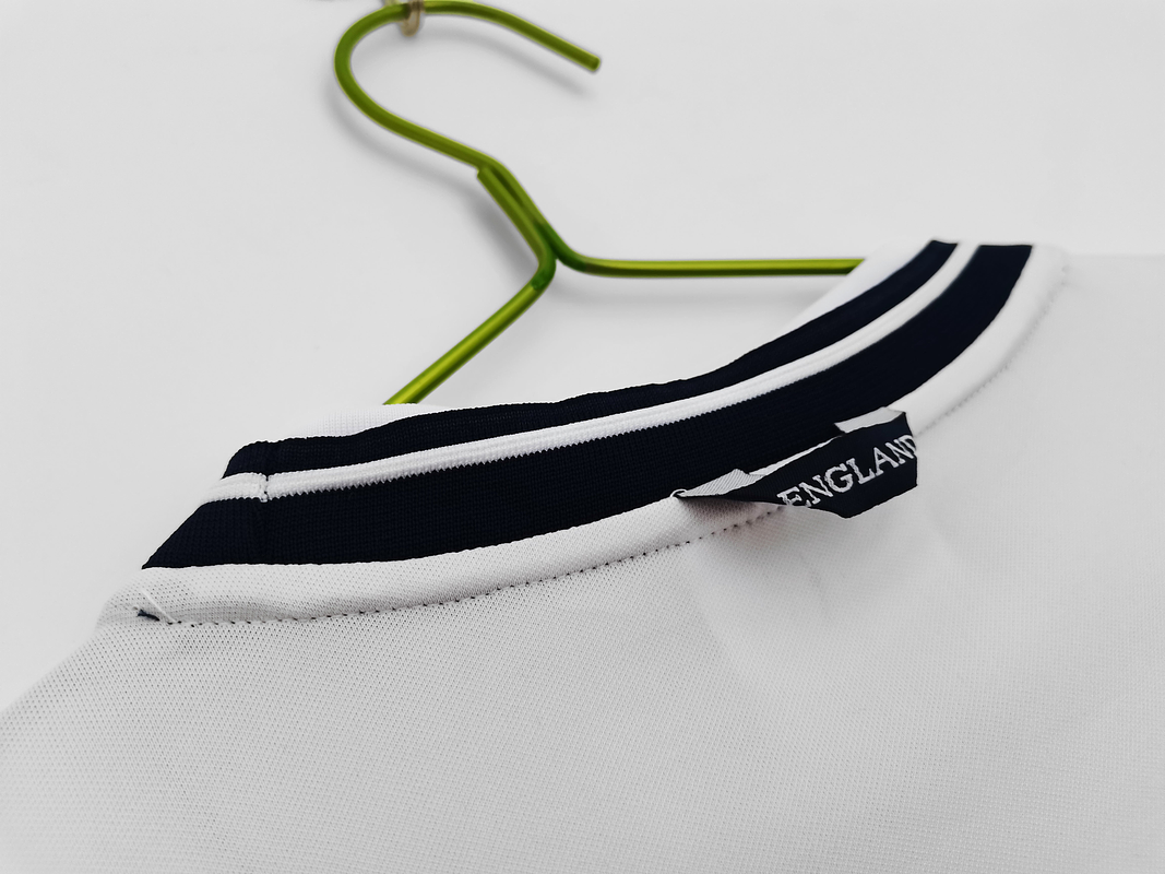 Inglaterra 1999/2001 (Home Kit) 11