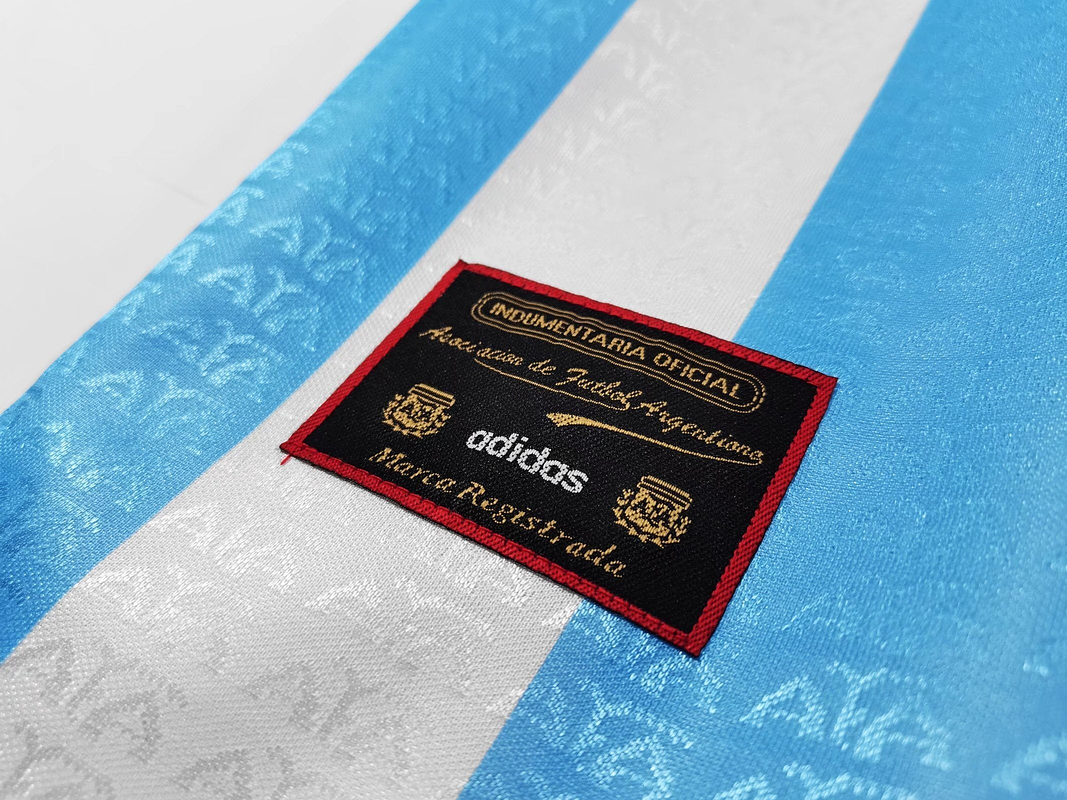 Argentina 1996/97 (Home Kit) 14