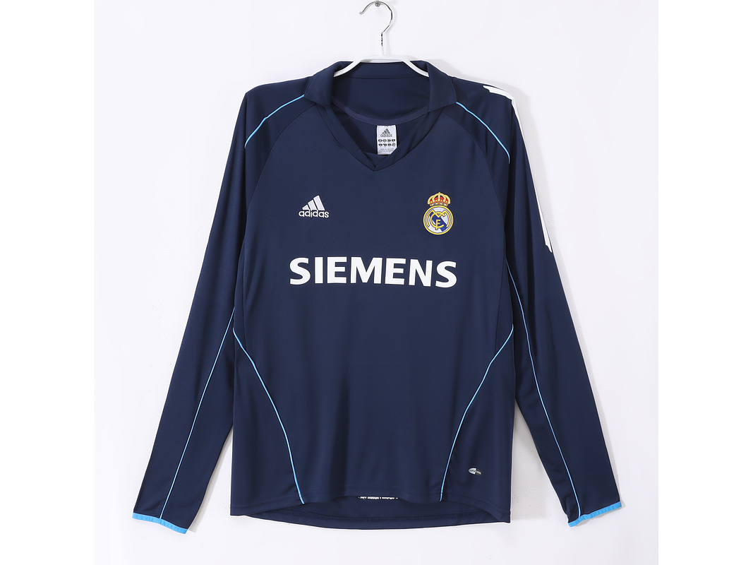 Real Madrid 2005/06 (Away Kit - Long Sleeves) 1