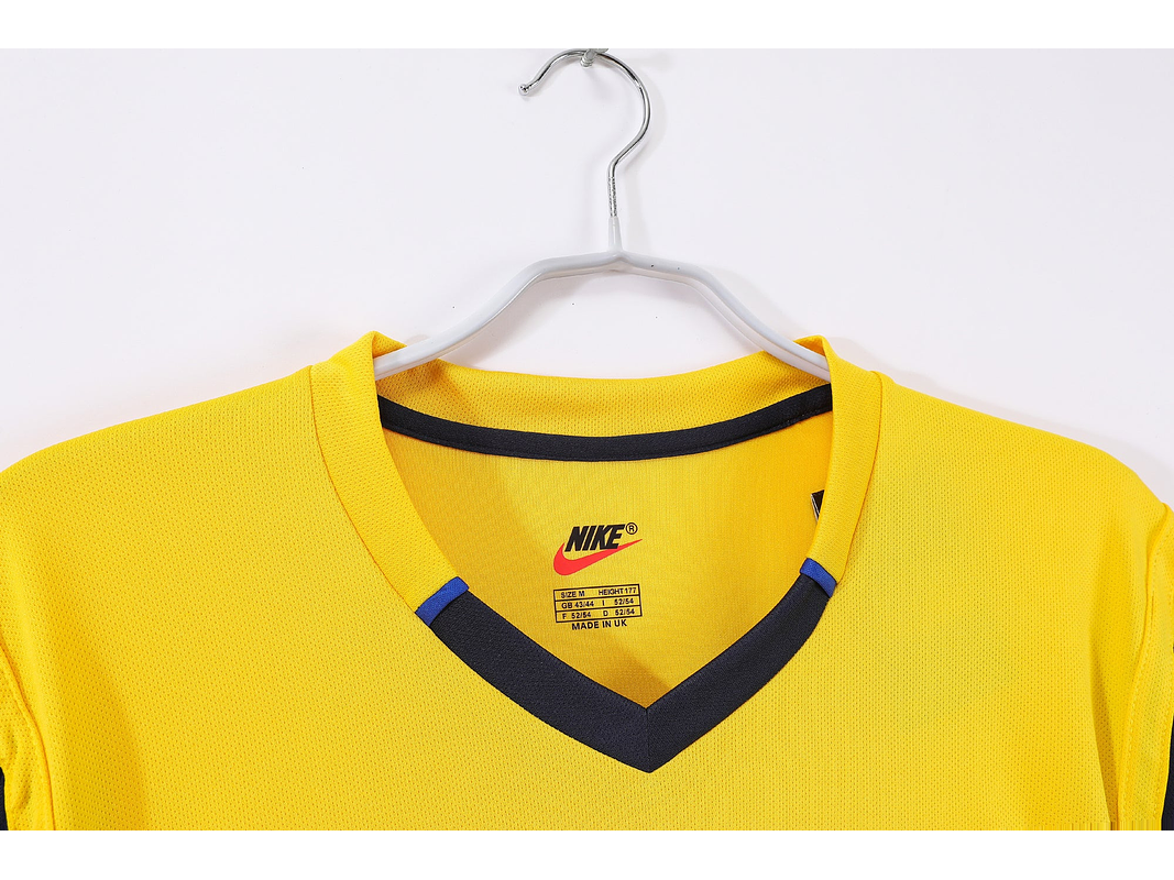 Arsenal 2000/01 (Away Kit) 8