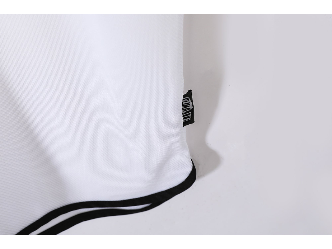 New Castle 1999/00 (Away Kit) 3