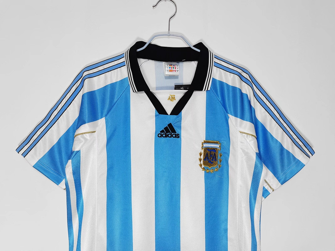 Argentina 1998/99 (Home Kit) 2