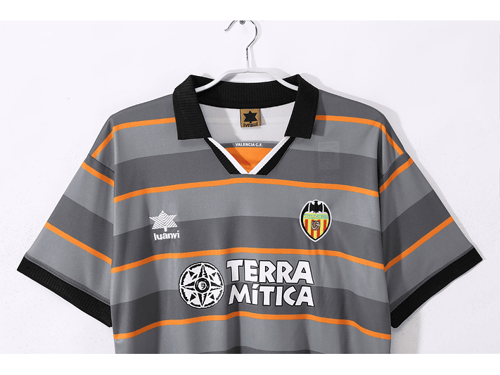 Valencia 1999/00 (Third Kit) 2