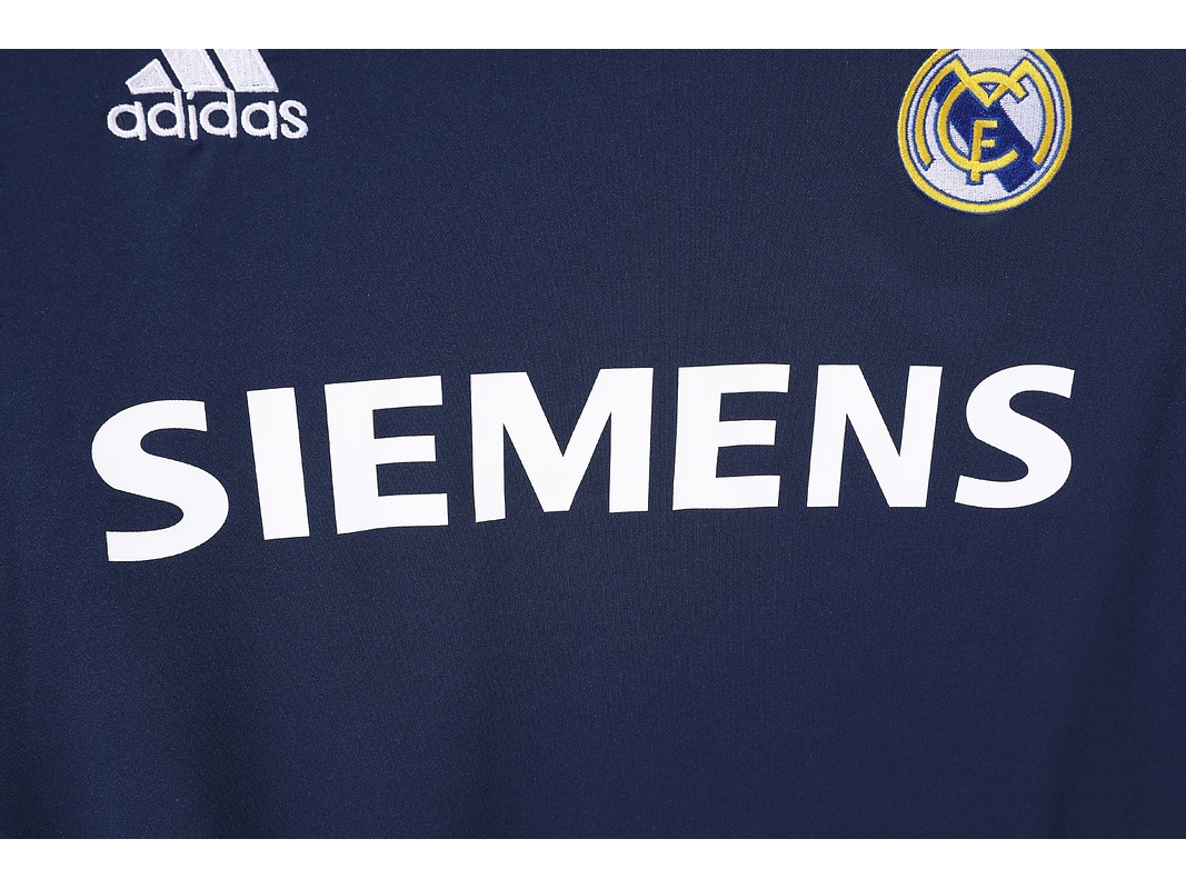 Real Madrid 2005/06 (Away Kit - Long Sleeves) 11