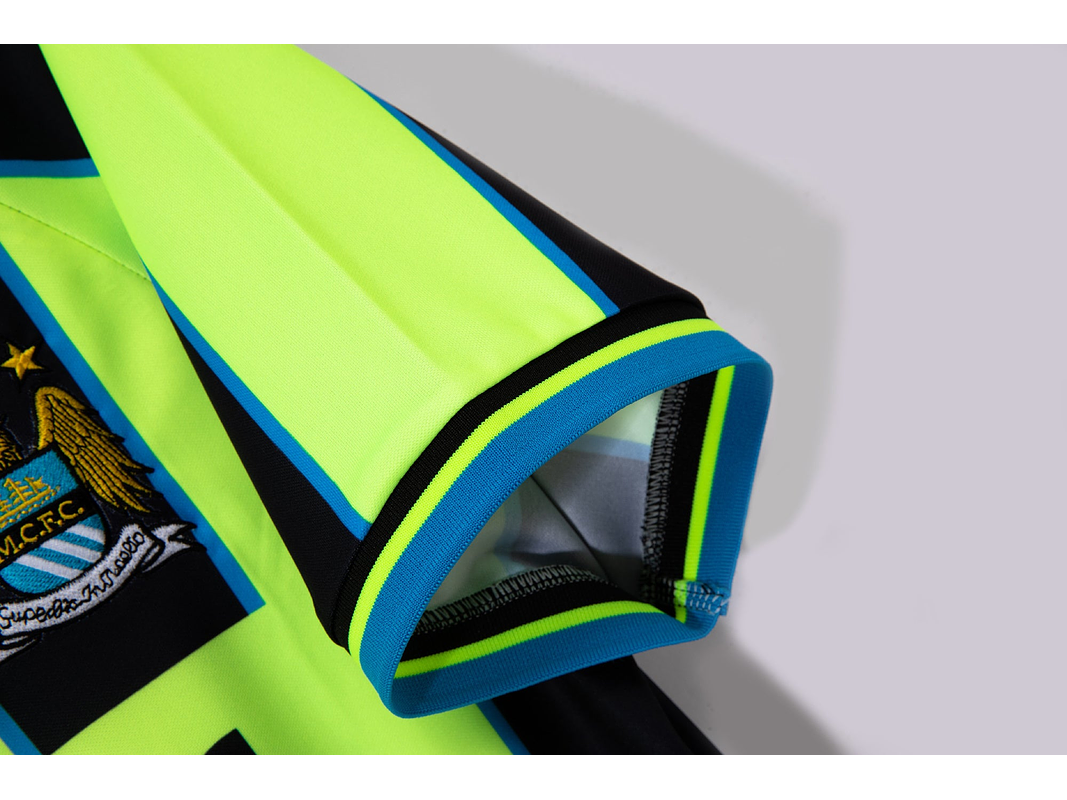 Manchester City 1998/99 (Away Kit) 4