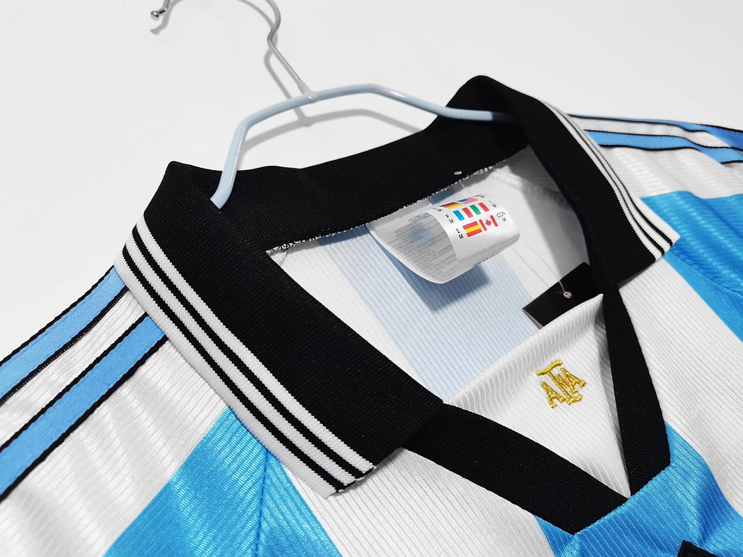 Argentina 1998/99 (Home Kit) 6